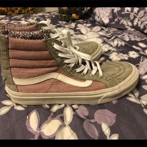 Women’s Vans size 8 Hi Tops Gray/Pink w/zipper!
